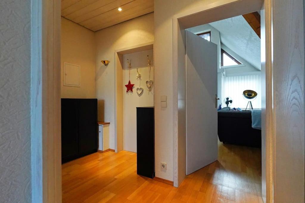 Grosse, Helle Wohnung Fuer Bis Zu 6 Personen Weinheim Exterior foto